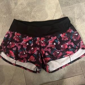 lululemon shorts size 4!!